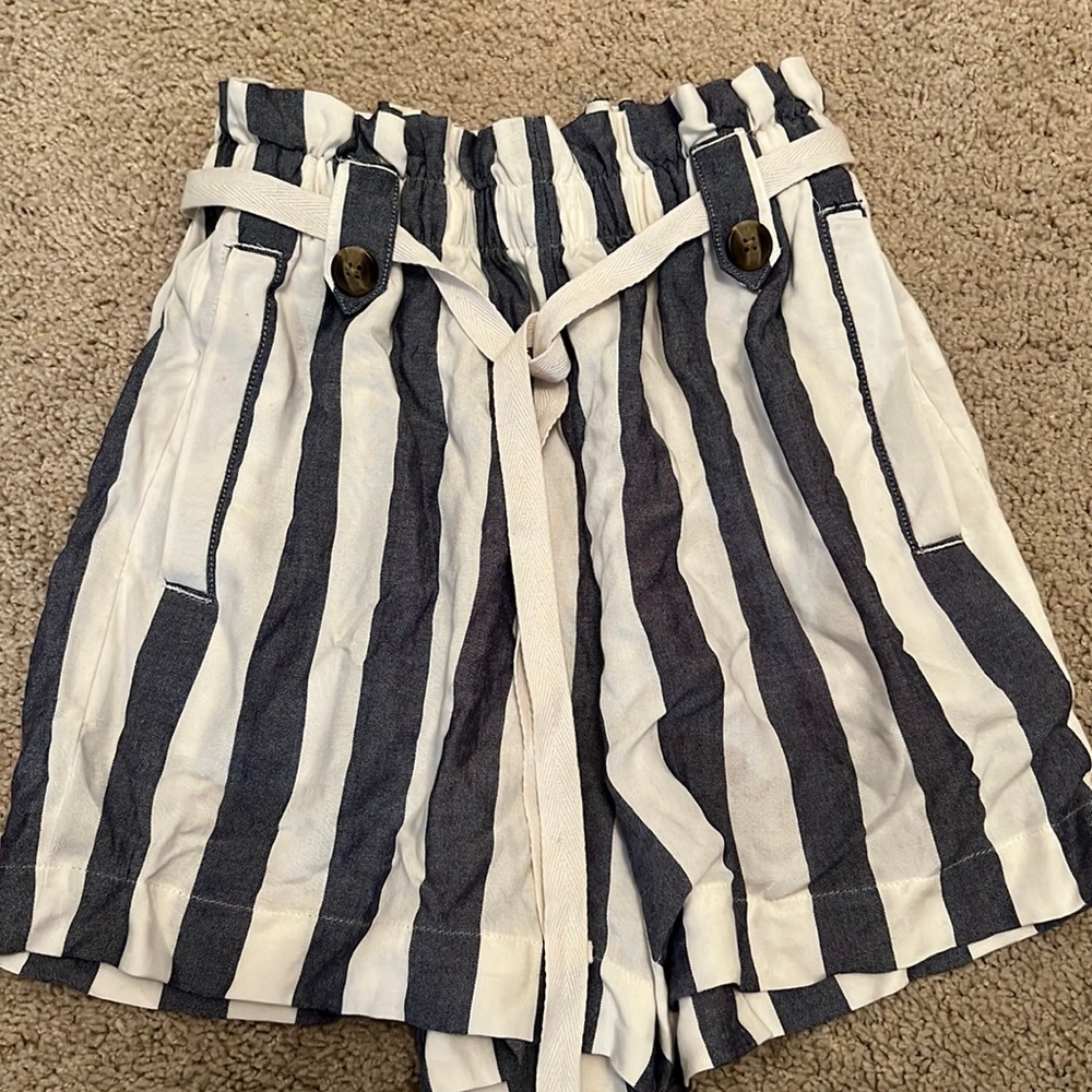 American Eagle Women's Blue & Ivory Striped Waist Tie Shorts Size XS Paperbag